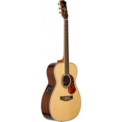 The Maton Classic w/Deluxe Case